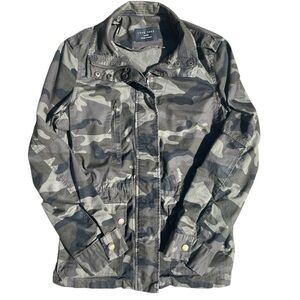 Love Tree Camo Jacket Size Large